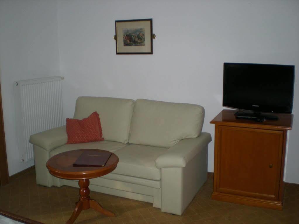 Hotel Waldheim Garni 4*